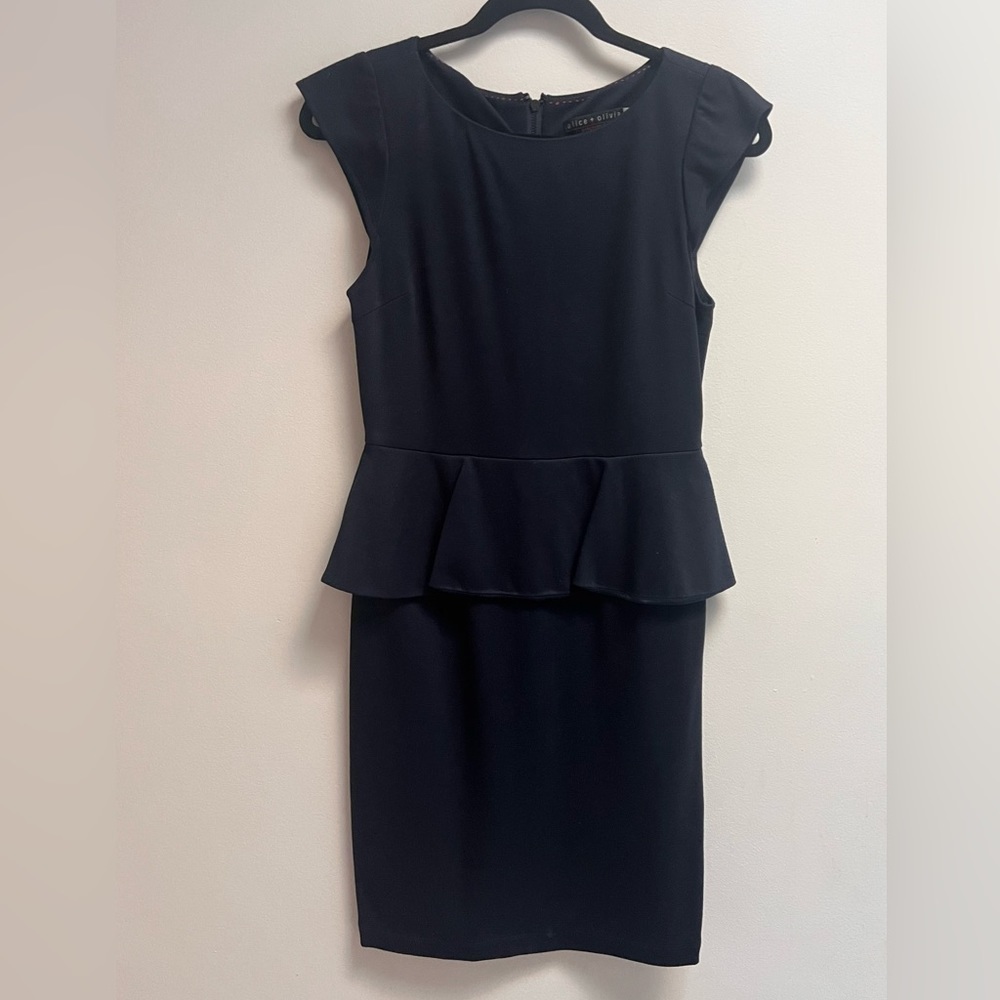 ALICE + OLIVIA Women’s Navy Blue Cap Sleeve Victoria Peplum Dress - size 6 - Picture 9 of 9